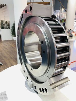 Integrated Freewheels FXM for very high torques of up to 1,230,000 Nm Integrated Freewheels FXM for very high torques of up to 1,230,000 Nm